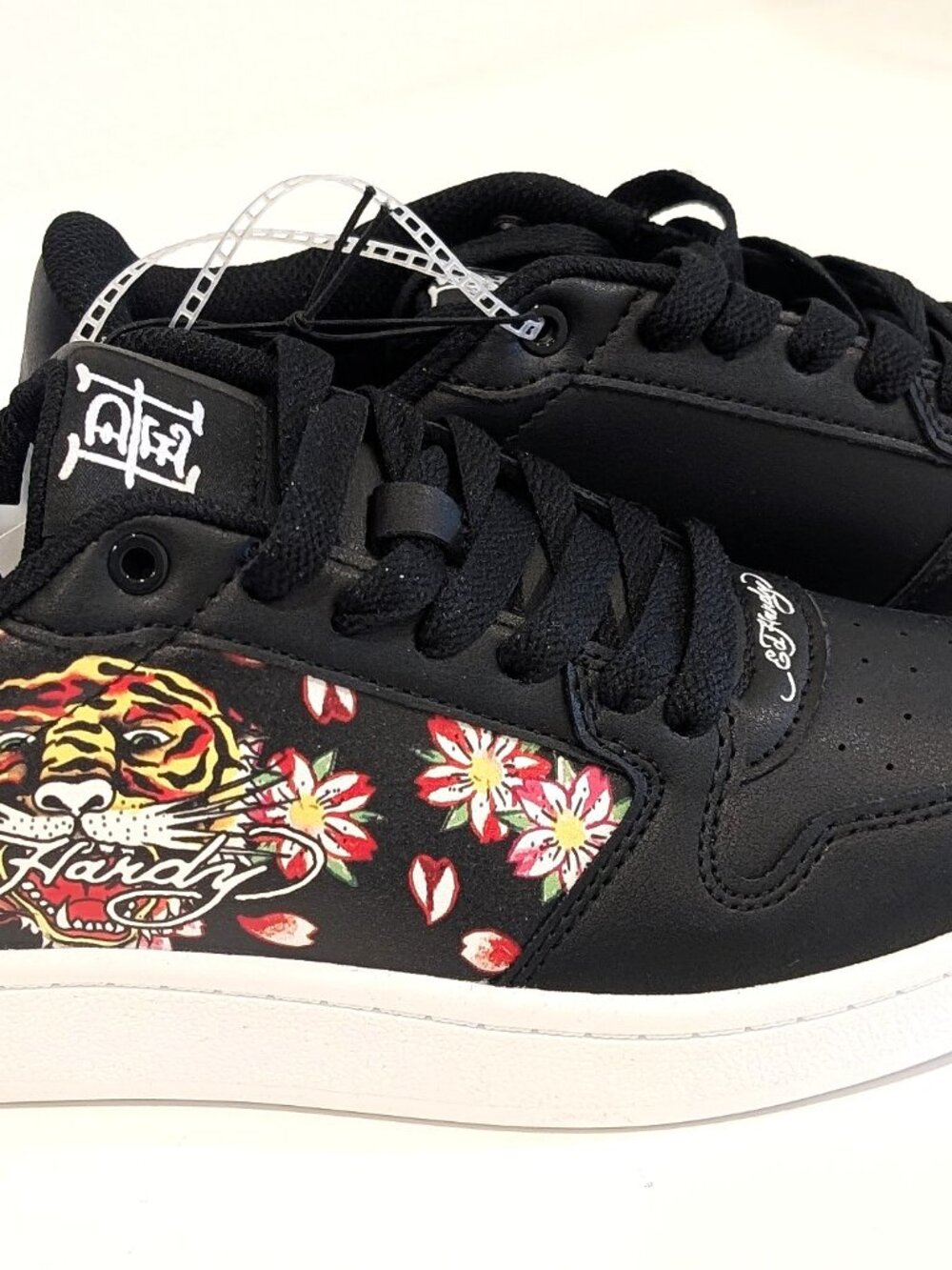 Ed Hardy Women's Size 8.5 Black Low Top Sneakers Tiger Floral Tattoo Print Y2K